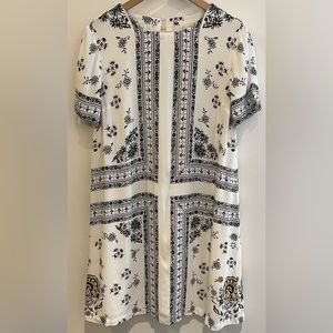 Ann Taylor loft short sleeve patterned shift dress size medium